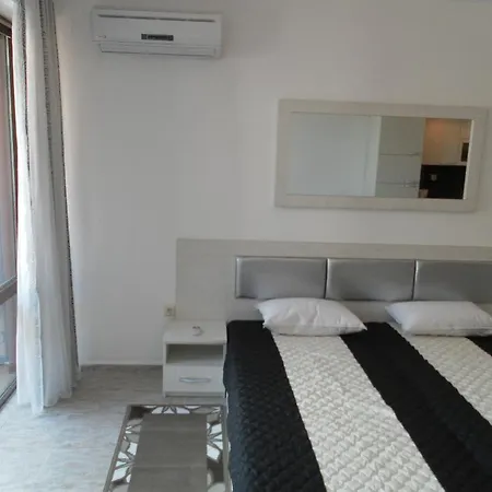 Apartment Chateau Del Marina Plus *