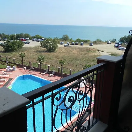 Chateau Del Marina Plus *